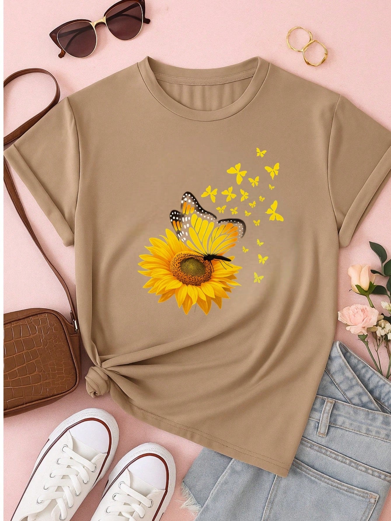 T-Shirt Feminina de Algodão Blusa Básica Estampada 100% Algodão – Girassol com Borboletas, Confortável e Estilosa