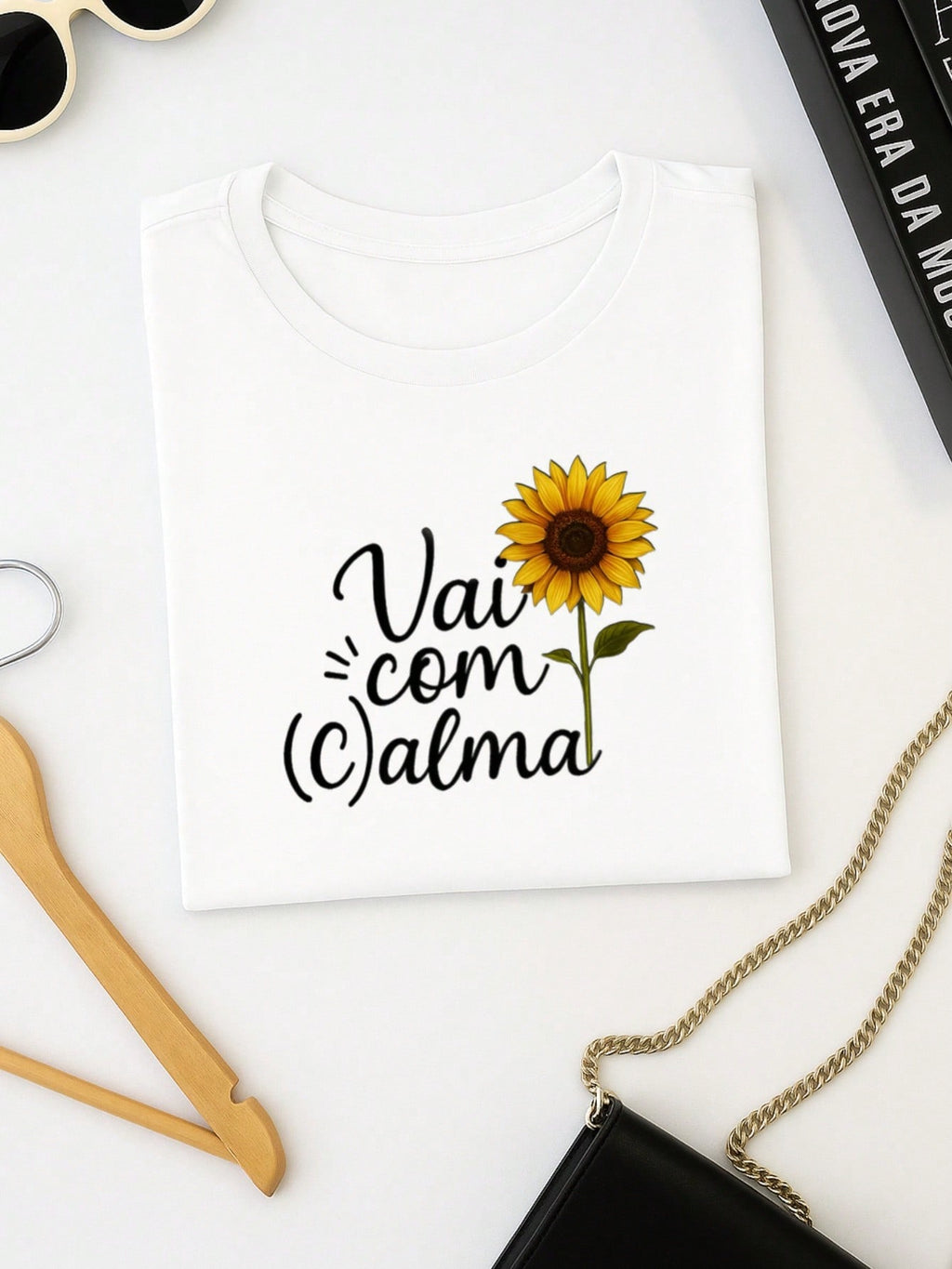 T-Shirt Feminina de Algodão Blusa Básica Estampada 100% Algodão – Vai com Calma, Frase e Girassol