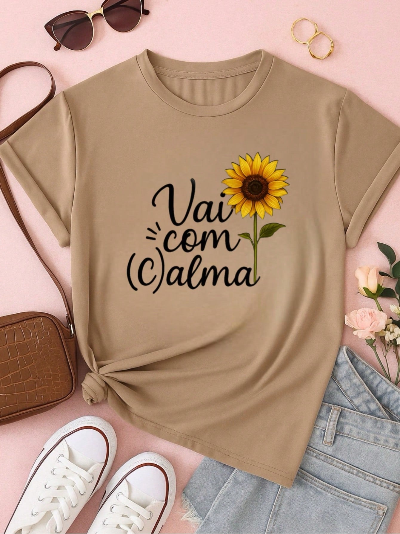 T-Shirt Feminina de Algodão Blusa Básica Estampada 100% Algodão – Vai com Calma, Frase e Girassol