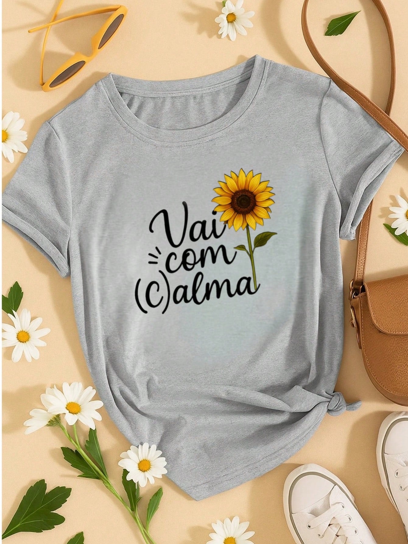 T-Shirt Feminina de Algodão Blusa Básica Estampada 100% Algodão – Vai com Calma, Frase e Girassol