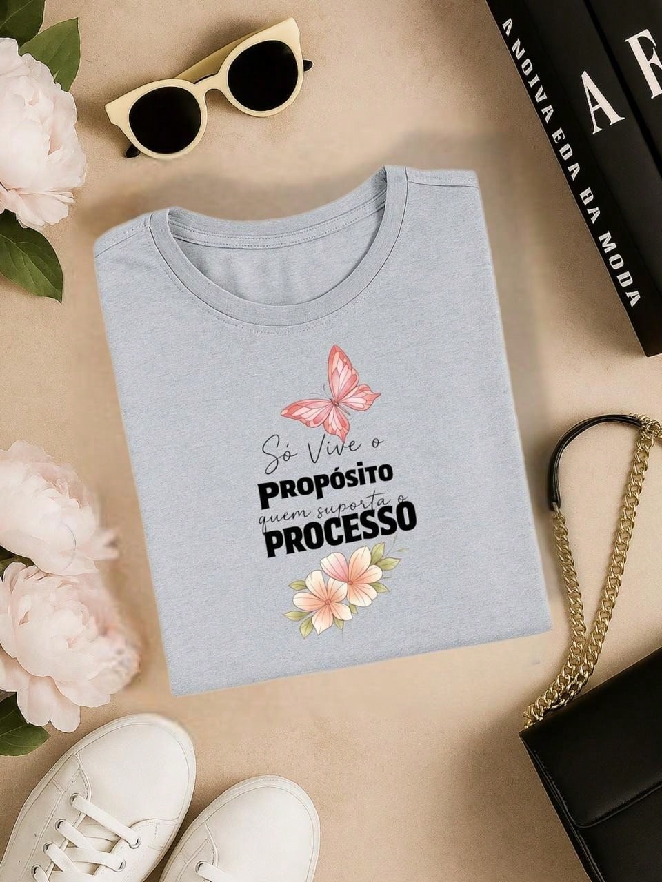 . Blusa Feminina 100% Algodão Estampa Borboleta Frase Motivacional – Confortável e Moderna