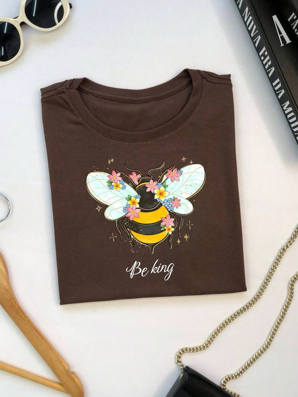 Blusa Feminina 100% Algodão Be Kind | Camiseta Estampada Abelha Floral Casual | P ao GG