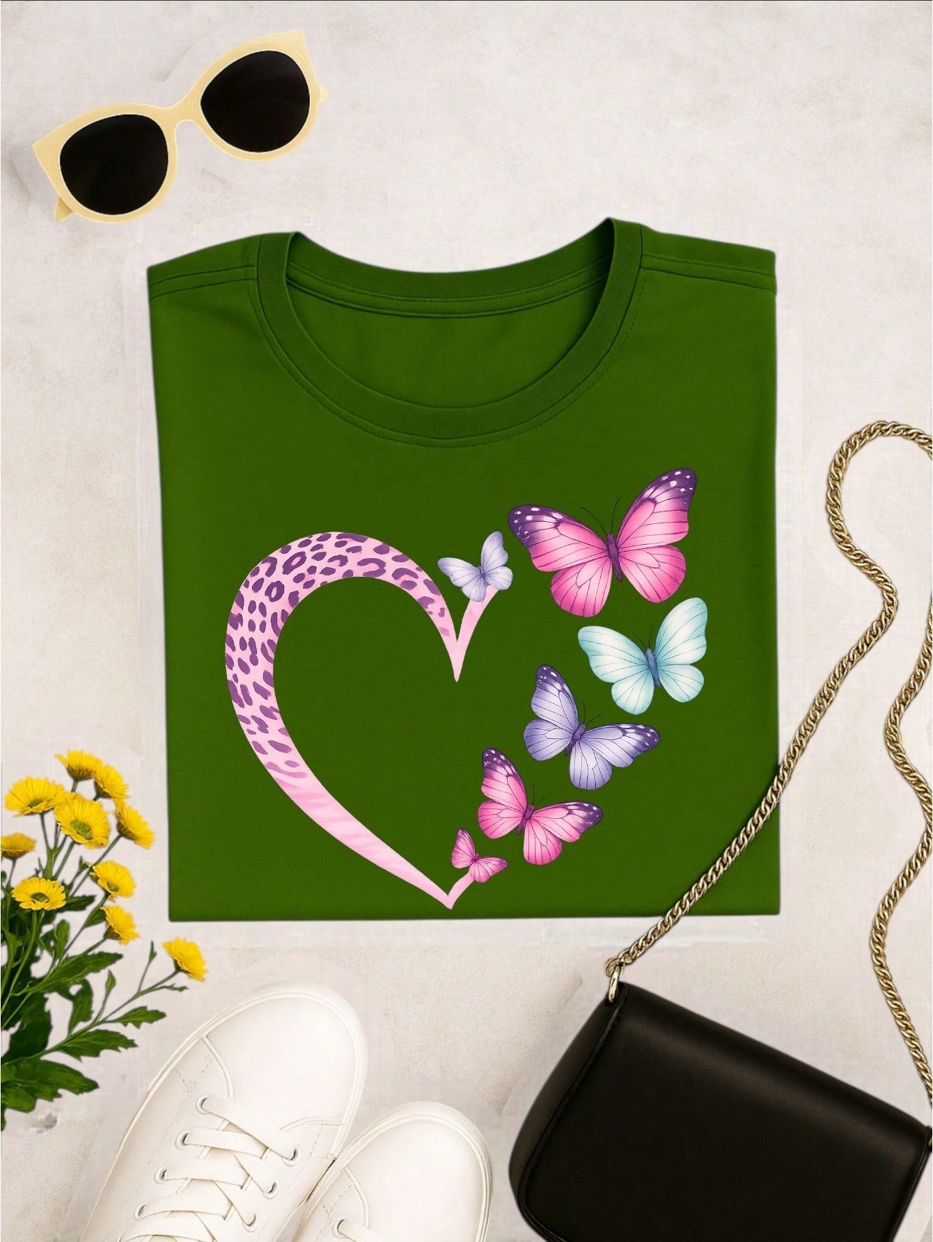 Camiseta Feminina 100% Algodão Coração com Borboletas Estampa Delicada Casual P-GG