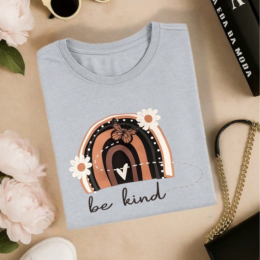 Camiseta Feminina 100% Algodão Blusa T-shirt Babylook Estampa Be Kind Arco Íris Casual P-GG